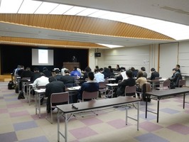写真:充電器説明会の様子1