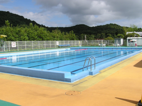 写真:25m競泳プール