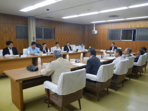 写真:平成28年度第1回伊勢志摩定住自立圏共生ビジョン懇談会の様子