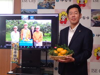 写真:会場での記念撮影の様子