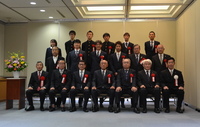 写真:会場での記念撮影の様子