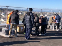写真:会場で訓練の様子を視察