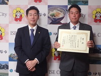 写真:会場での記念撮影の様子