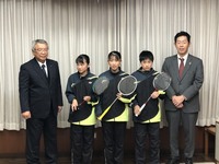 写真:会場での記念撮影の様子
