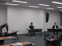 写真:会場で講義の収録の様子