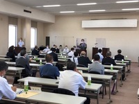 写真:会場での挨拶の様子