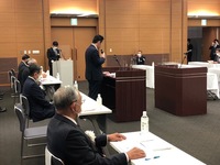 写真:会場で事例発表をする様子