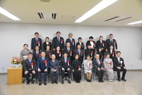 写真:会場での記念撮影の様子要望