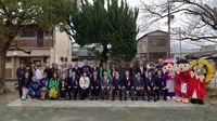 写真:会場での記念撮影の様子