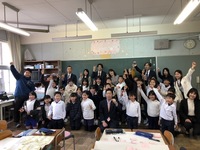 写真:会場での記念撮影の様子