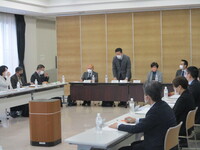 写真:会場での挨拶の様子
