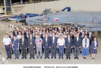 写真:会場での記念撮影の様子