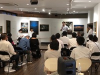 写真:会場での挨拶の様子