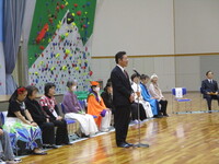 写真:会場での挨拶の様子