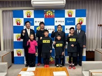 写真:会場での記念撮影の様子