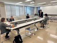 写真:会場での挨拶の様子