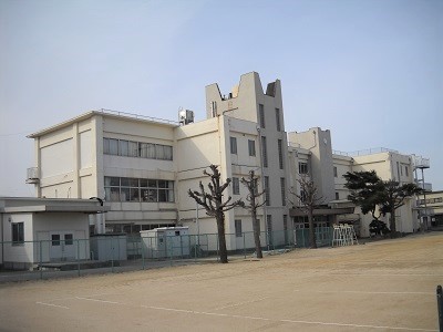 写真:旧北浜中学校外観