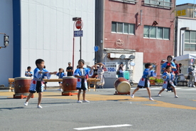 写真 みどり保育園のイベント披露の様子
