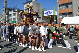 写真 伊勢祭遊騎のパレードの様子