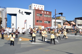 写真 伊勢轟曳会のイベント披露の様子