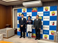写真:会場での記念撮影の様子