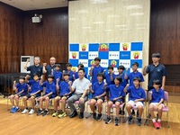 写真:会場での記念撮影の様子