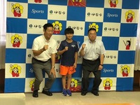 写真:会場での記念撮影の様子