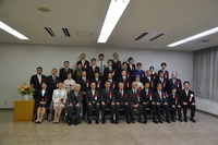 写真:会場での記念撮影の様子