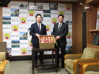 写真:会場での記念撮影の様子