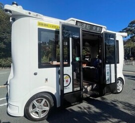BOLDLY社の8人乗り車両で実証実験を行いました。